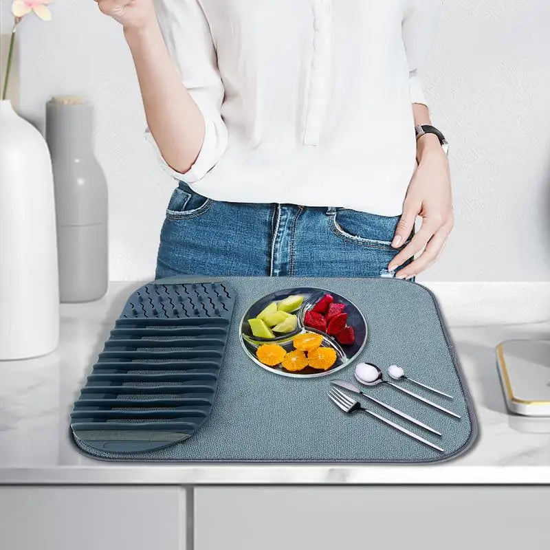 Bandeja de secagem de cozinha para pratos, talheres e copos.